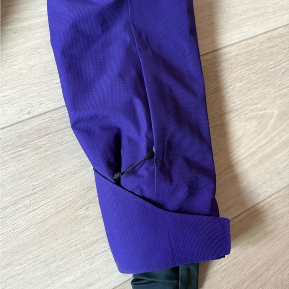 Mountain Hardwear Women's Deep Purple Ski Jacket - Picture 2 of 7